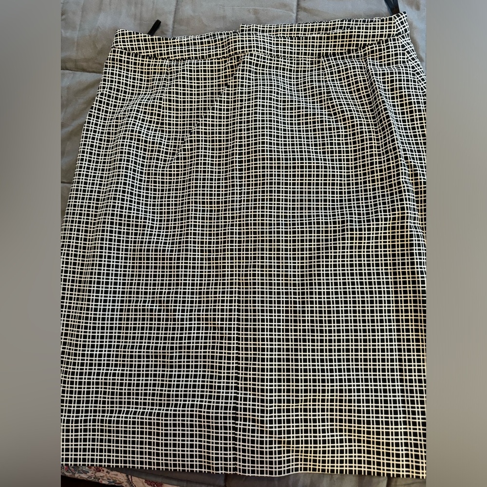 Black white pencil skirt